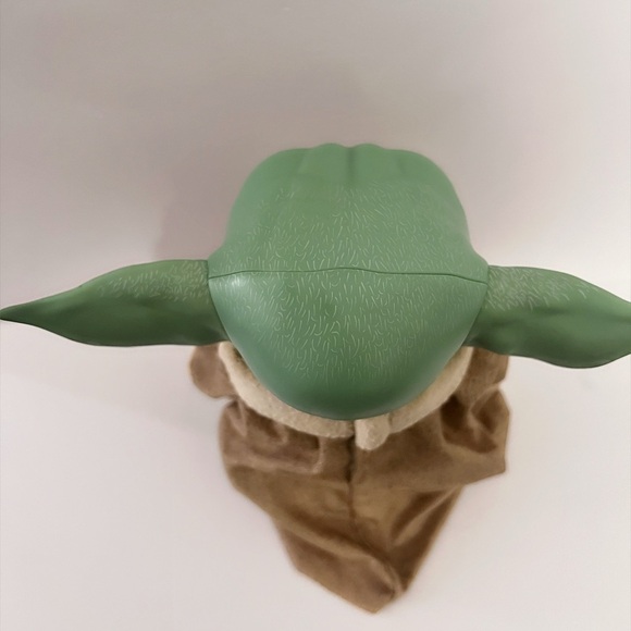 Hasbro Galactic Snackin' Grogu Animatronic Action Figure - Picture 6 of 10